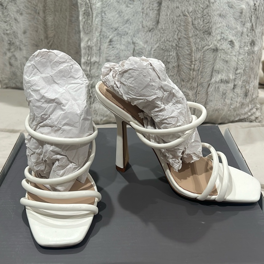 NEW NEVER WORN ALDO 7.5 Arianna Strappy Slip-on Heel Sandal in White